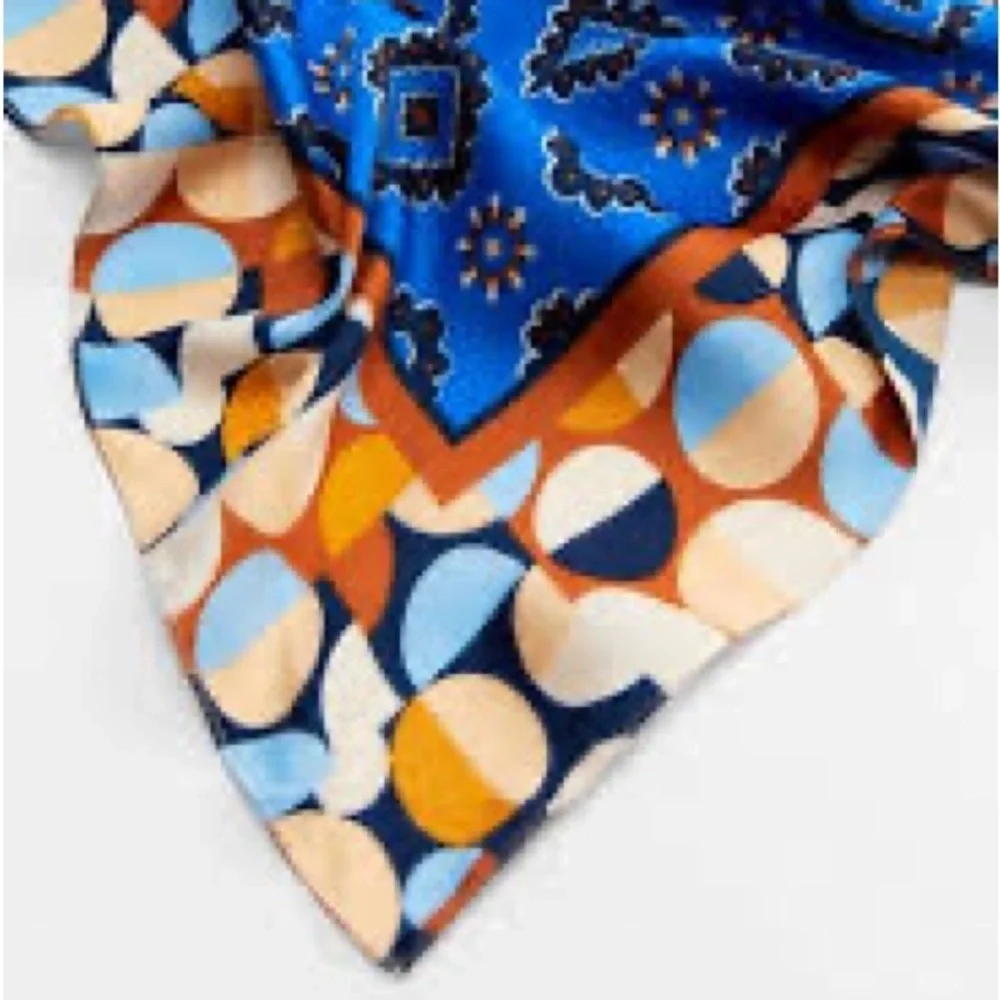 NWOT Zara Blue/Cream Printed Satin Scarf.